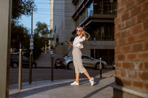 25 Italy Outfits You’ll Love for Sightseeing and Dining 13 Smart Casual Sneakers: When and How to Wear Them – BALTINI