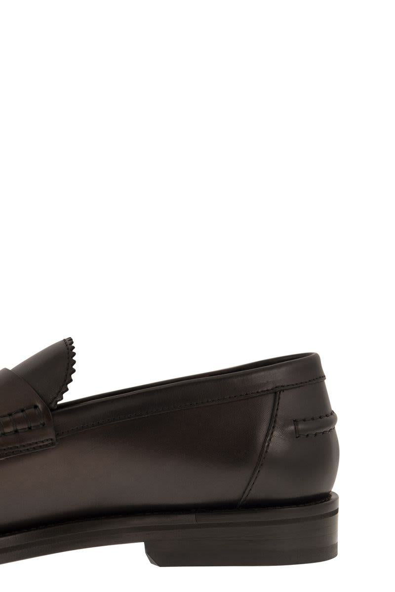 Doucal's Leather Penny Loafer