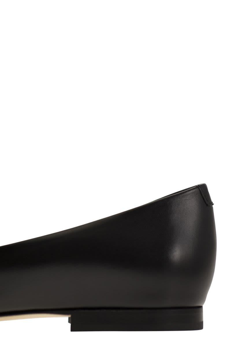 Tod'S Leather Ballerina With Accessory