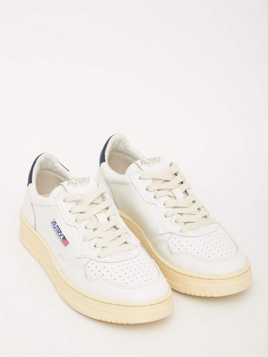 Medalist Low Sneakers