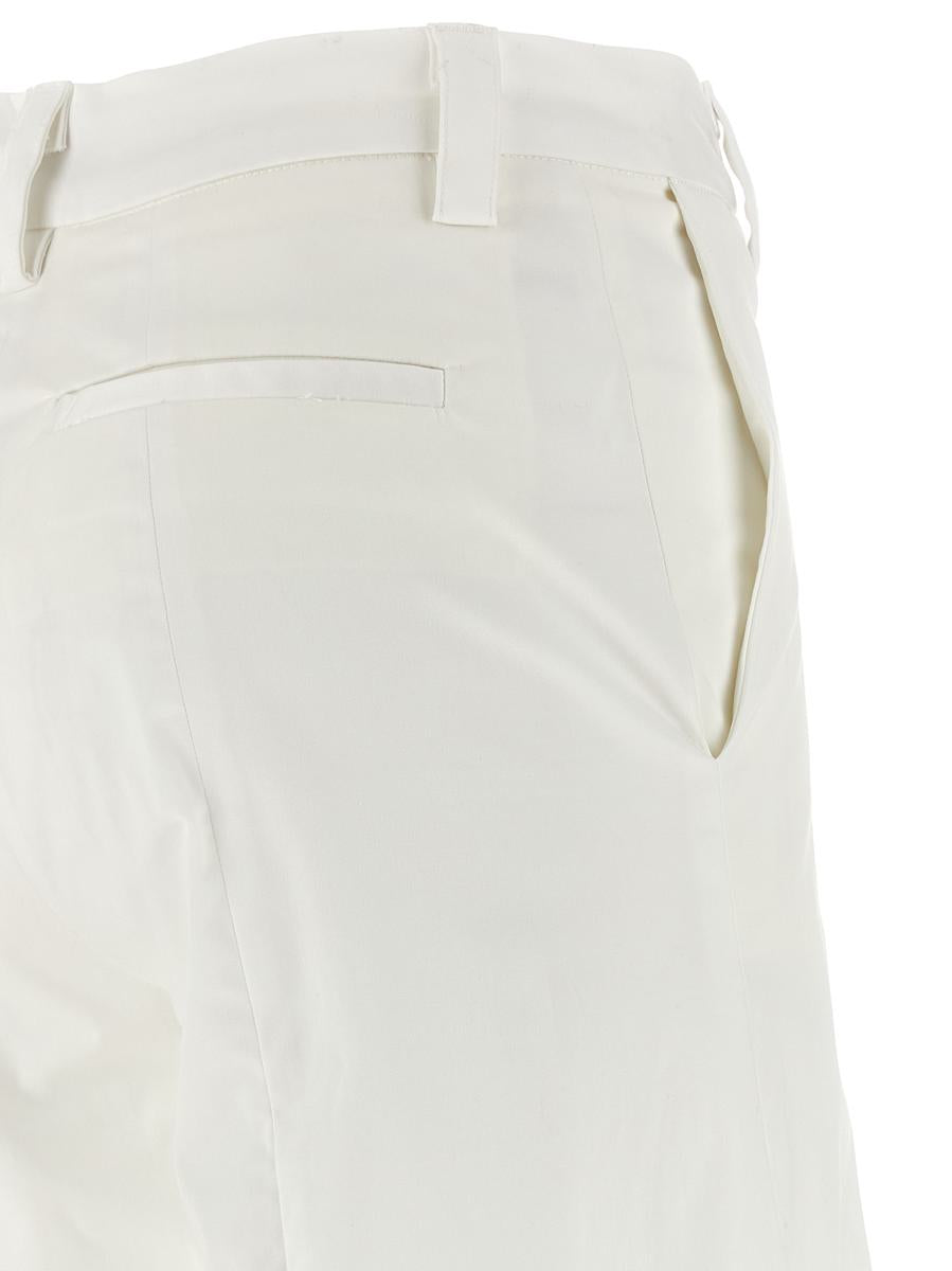 The Latest 'Chino Sculpture Leg' Pants