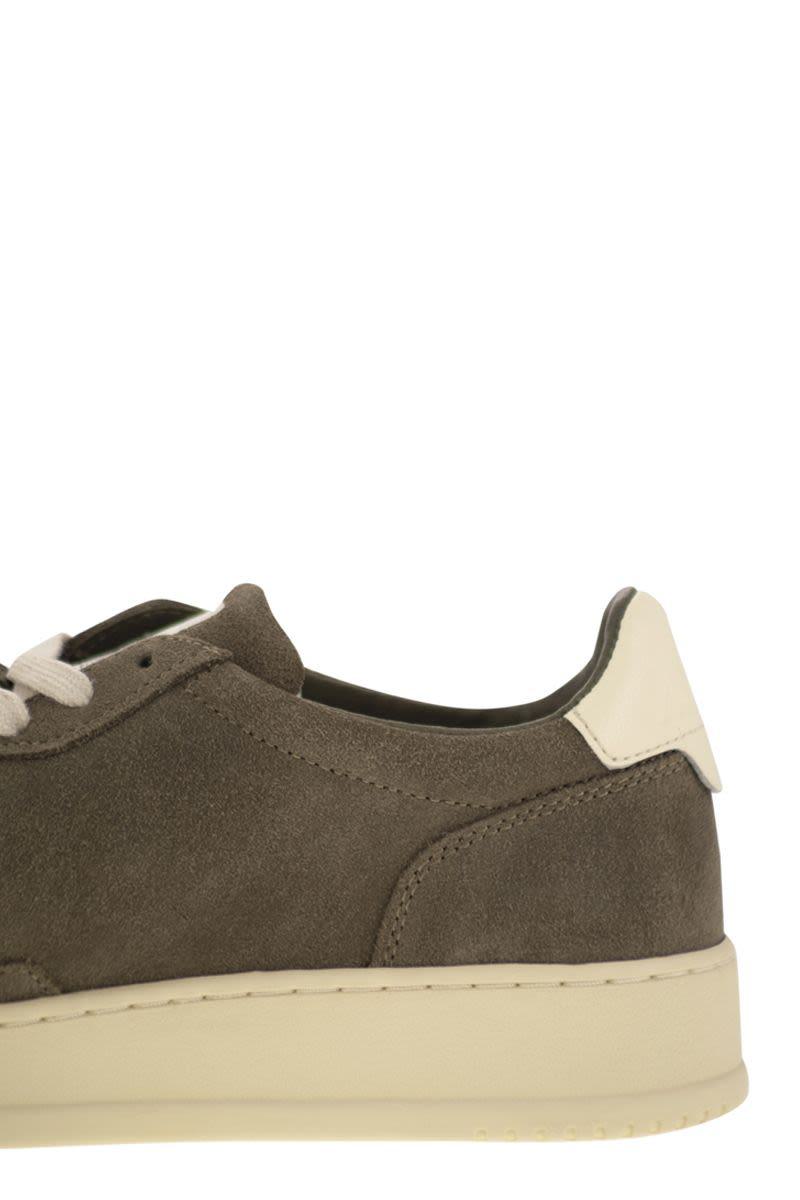 Autry Medalist Low - Suede Sneakers