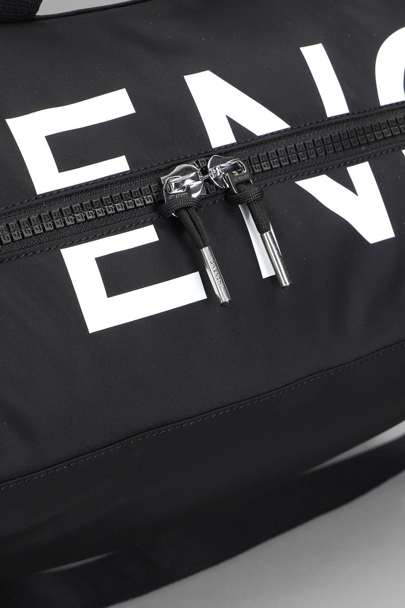 Givenchy Pandora Bag M Shoulder Bag