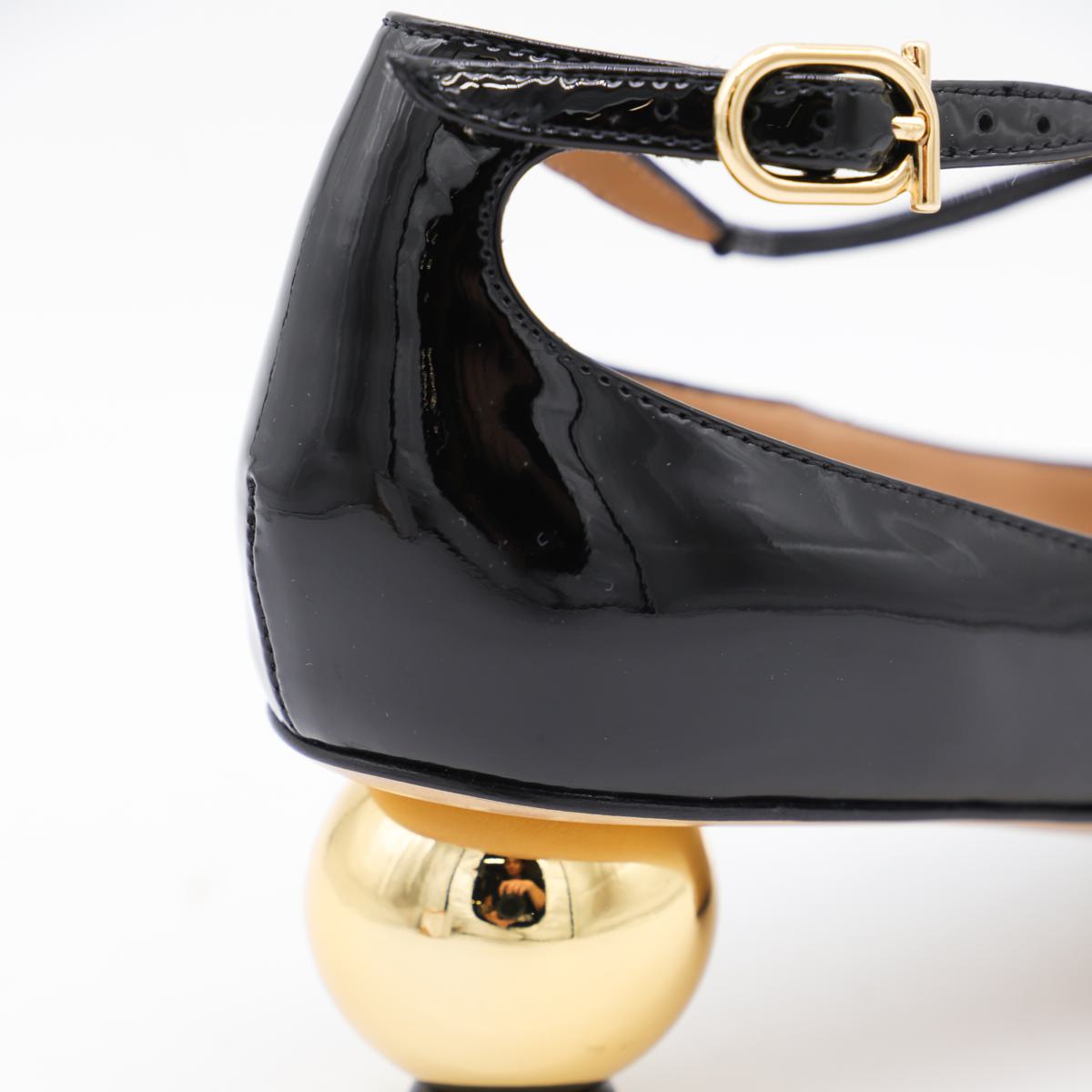 Salvatore Ferragamo Black Tania Pumps
