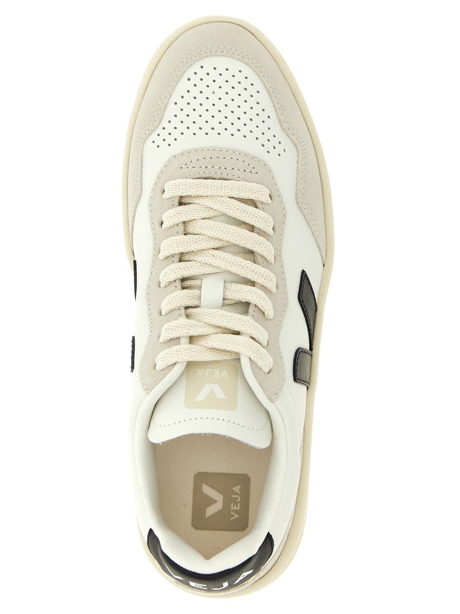Veja 'V-90' Sneakers