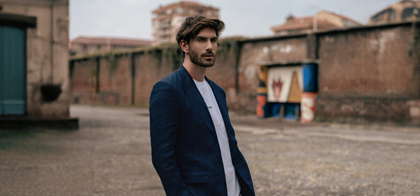 What Color Should a Man Wear to a Fall Wedding as a Guest?