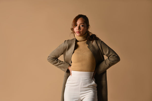 10 Stylish Business Casual Winter Outfits for Women & Men