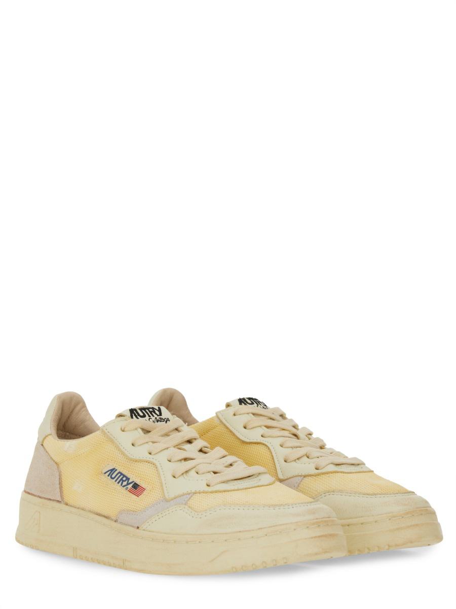 Autry Medalist Low Super Vintage Sneakers