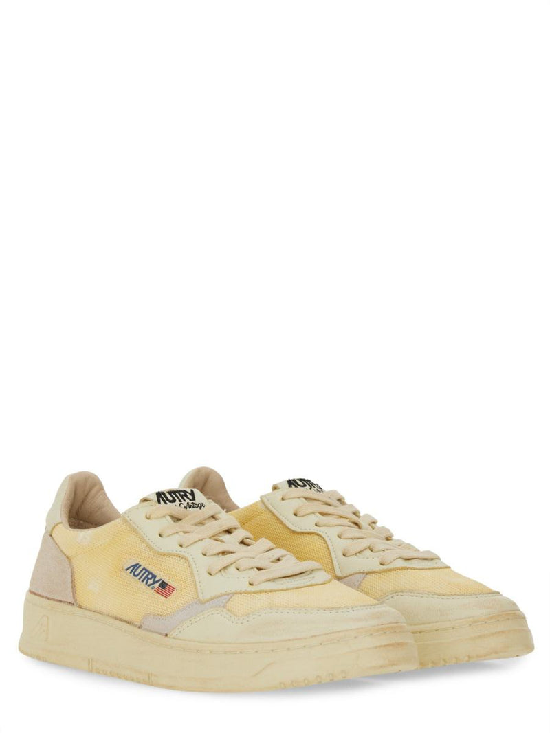 Autry Medalist Low Super Vintage Sneakers
