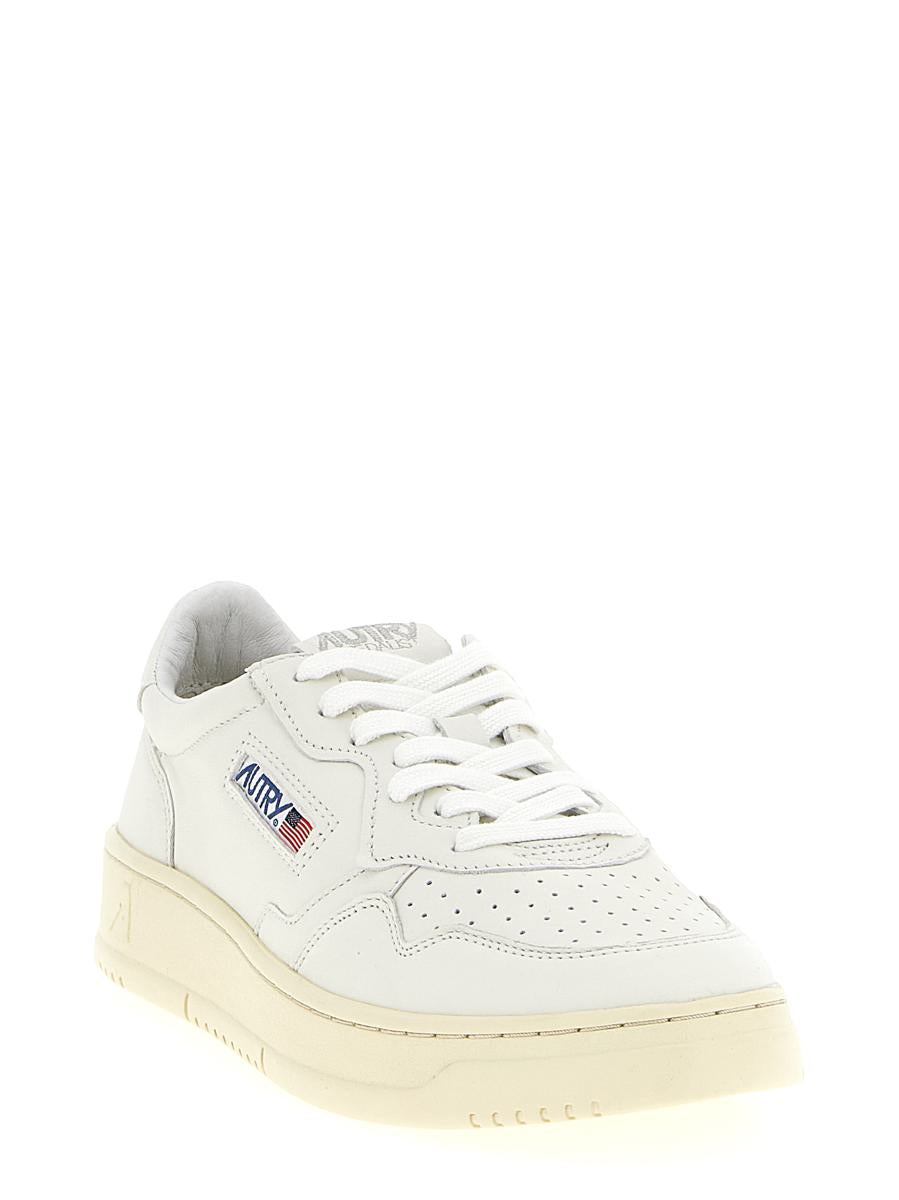 Autry 'Medalist Low' Sneaker