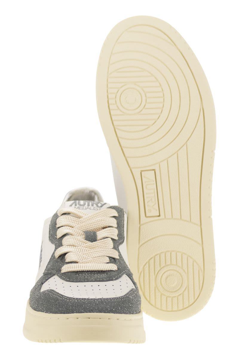 Autry Medalist Low - Sneakers With Two-Tone Glitter