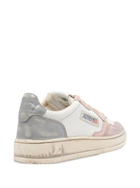 Autry Medalist Low Sneakers Super Vintage In White Rose And Blackboard Leather Shoes