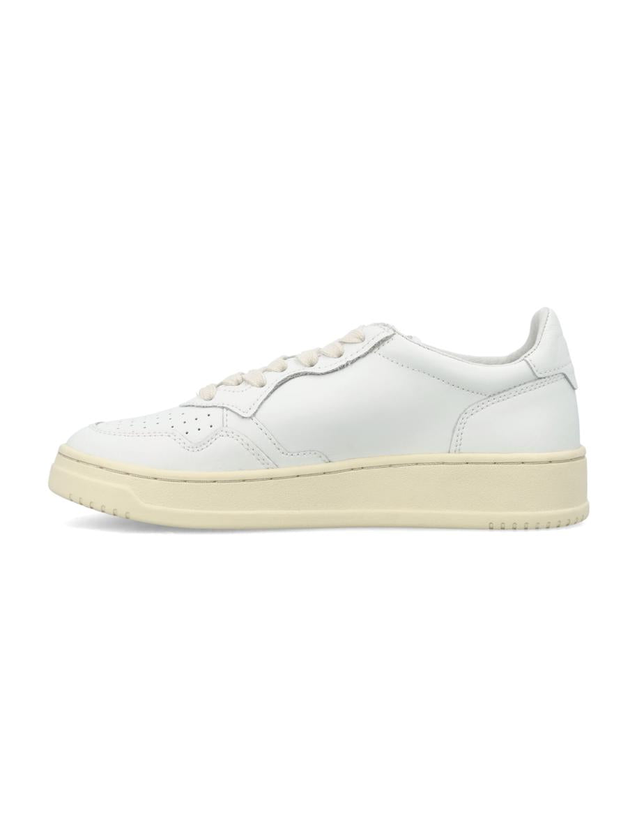 Autry Medalist Low Woman Sneakers
