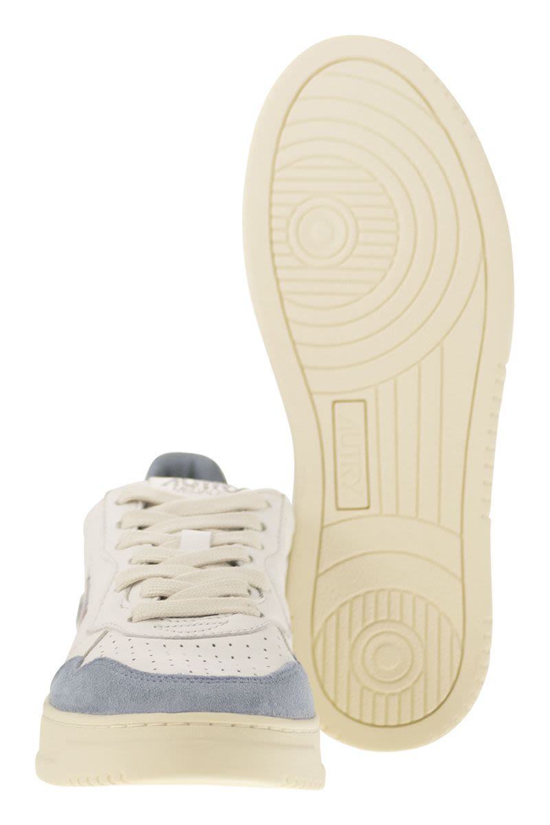 Autry Medalist Low - White Leather And Suede Sneakers In Powder