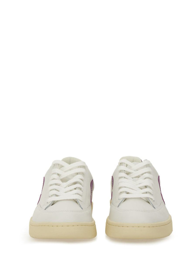 Veja Sneaker "V-12"