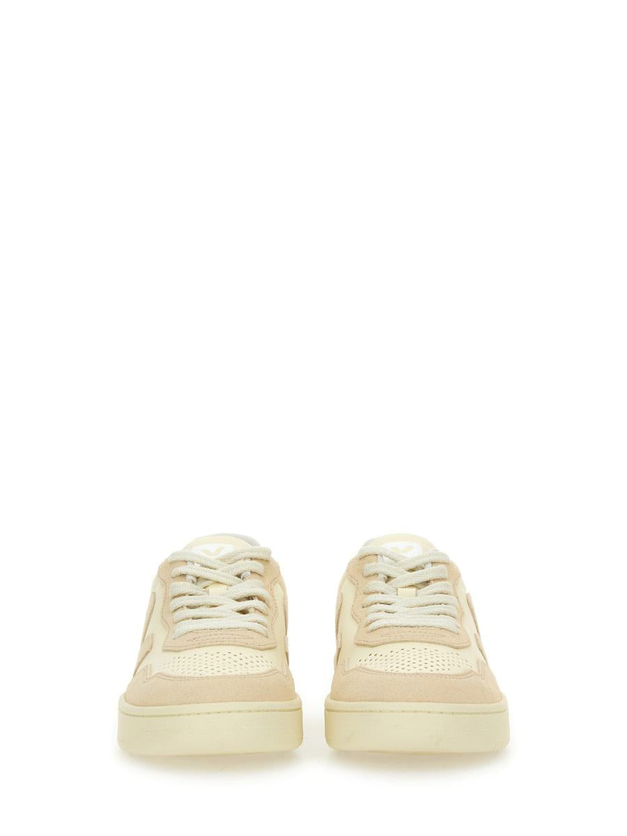 Veja Sneaker V-90