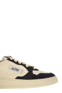 Autry Medalist Low - Sneakers With Two-Tone Glitter