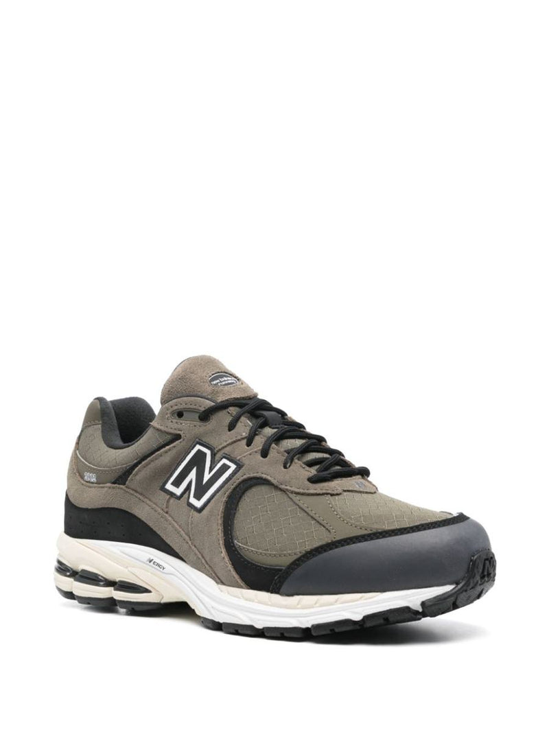 New Balance M2002 Sneakers