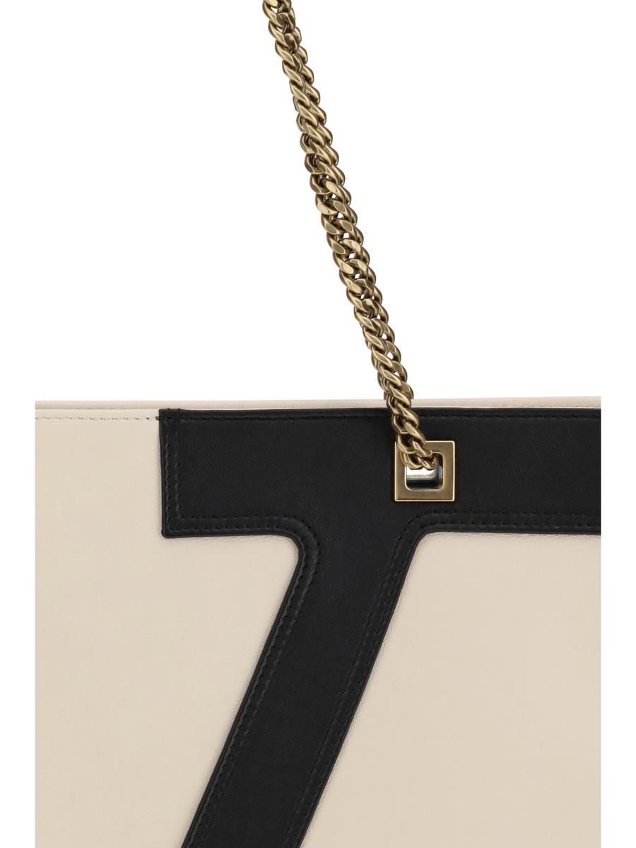 Valentino Garavani Shoulder Bags