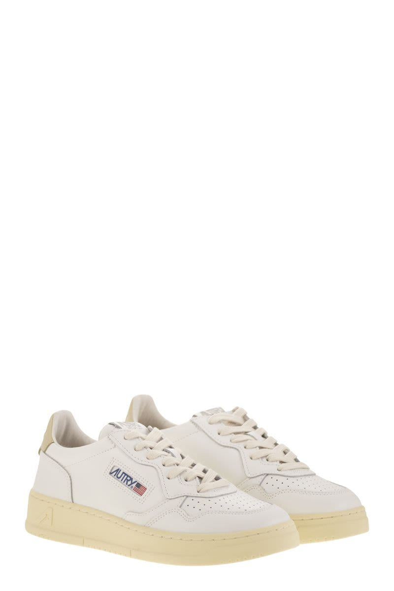Autry Medalist Low - Leather Sneakers