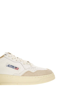Autry Medalist Low - Leather Sneakers