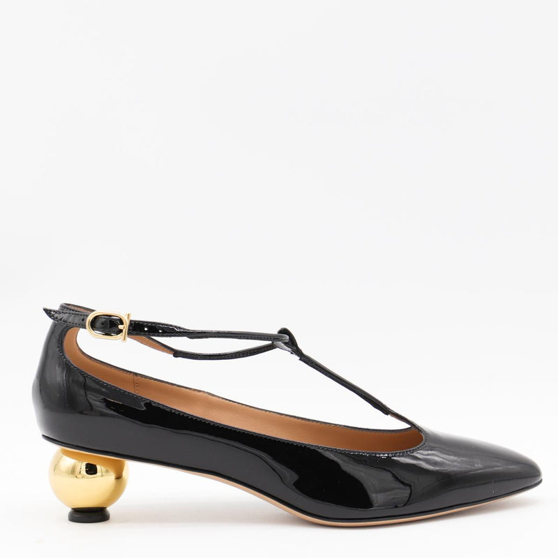 Salvatore Ferragamo Black Tania Pumps