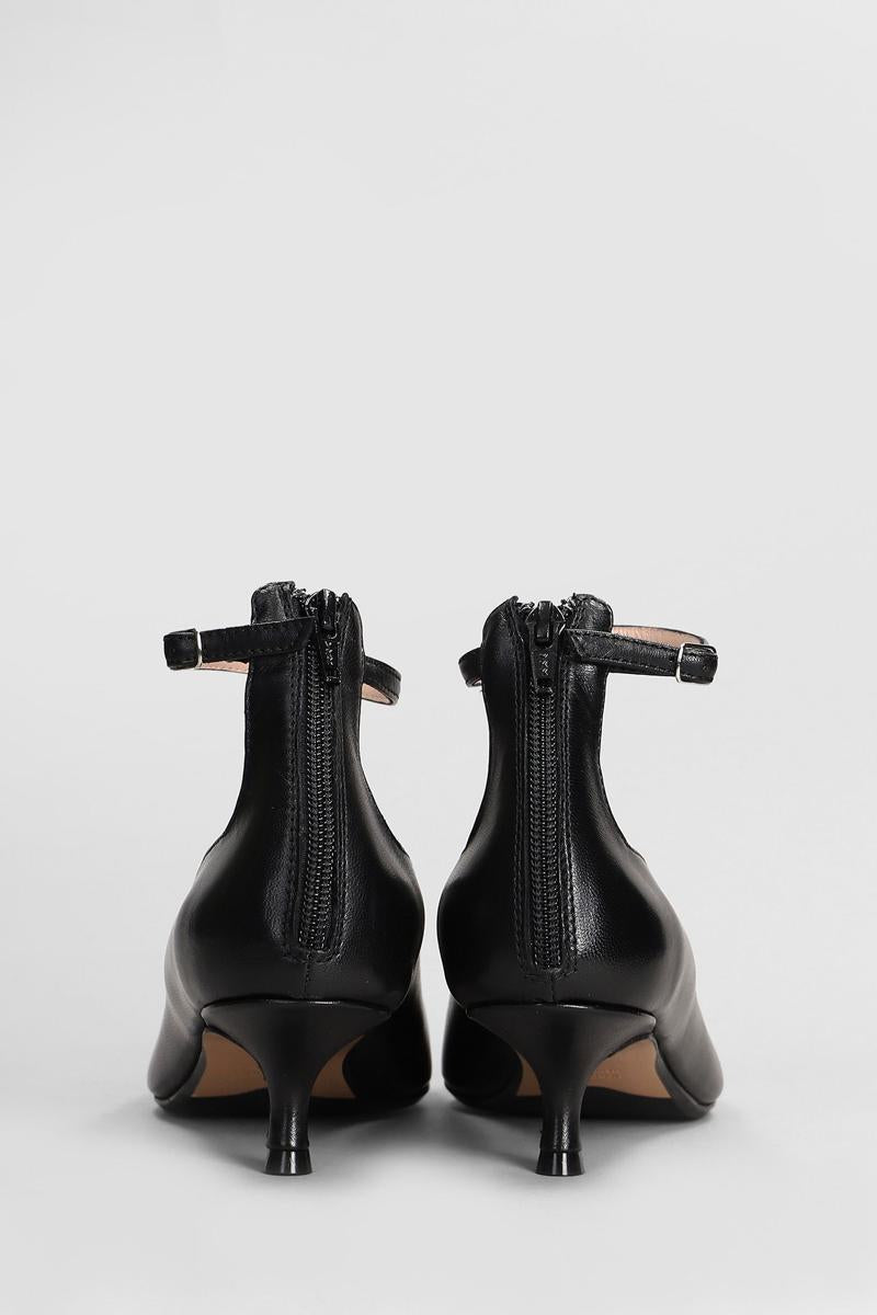 Anna F. Pumps