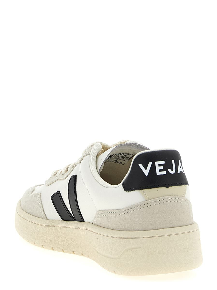 Veja 'V-90' Sneakers