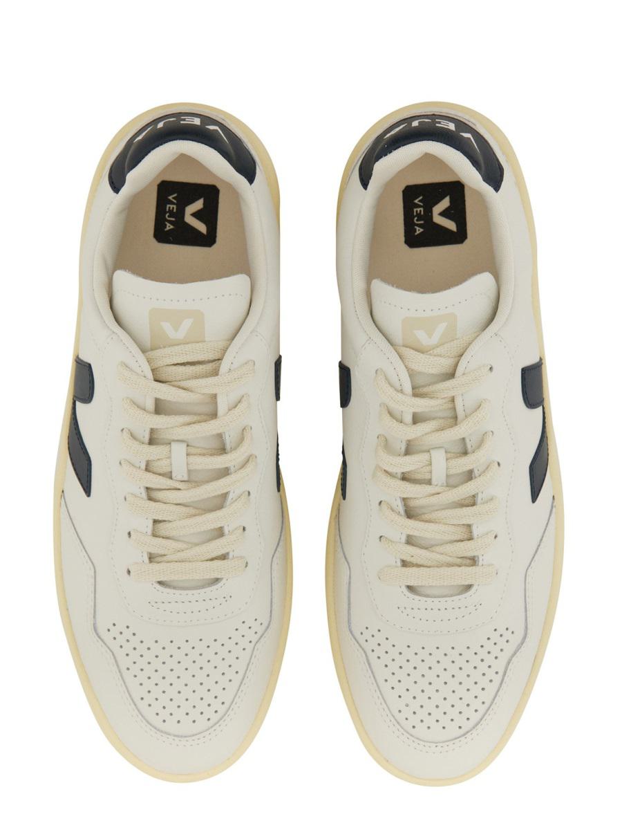 Veja Sneaker V-90