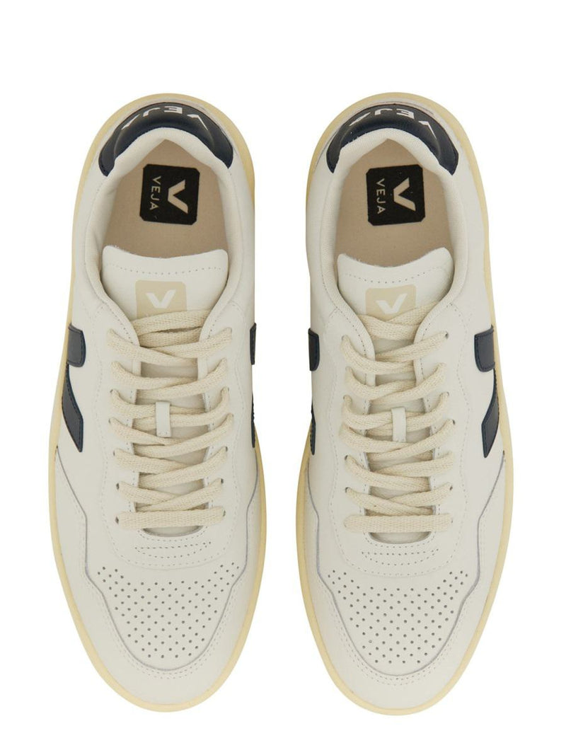 Veja Sneaker V-90
