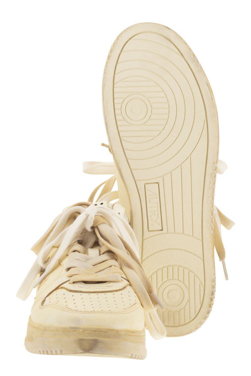 Autry Med-Way - Leather Sneakers