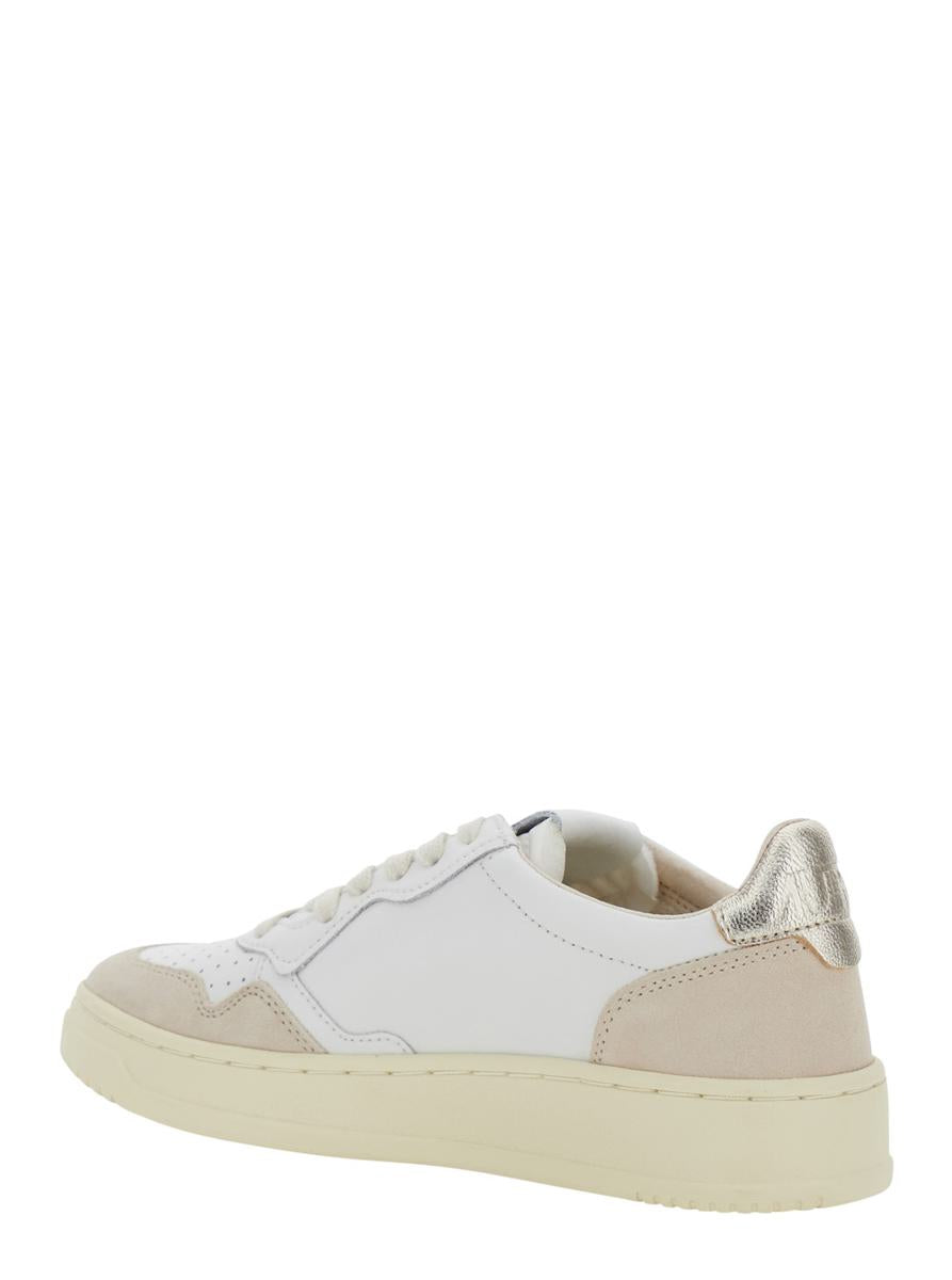 'Medalist' White Low Top Sneakers With Logo Patch On Tongue And Side In Leather Blend Woman