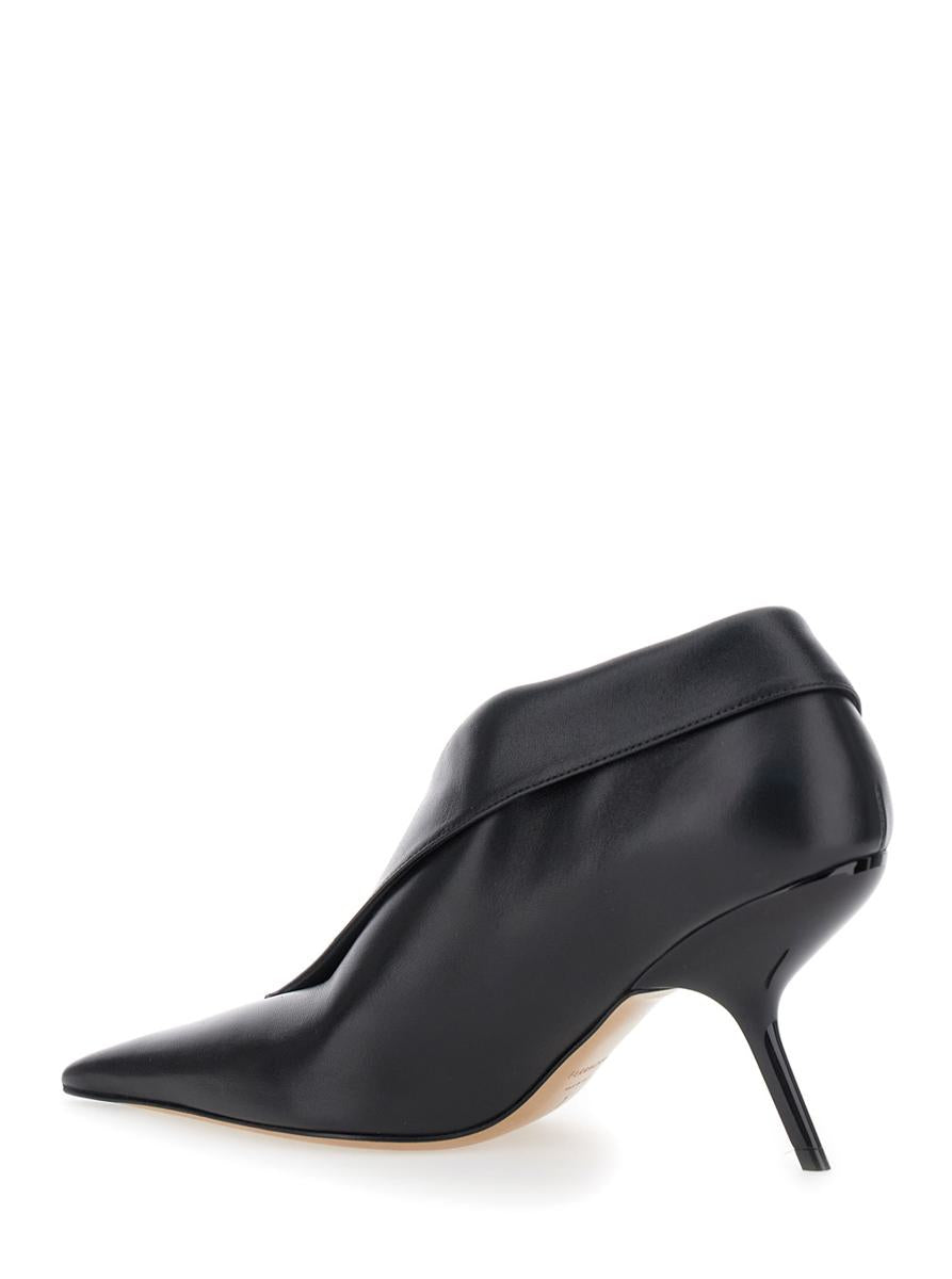 Black Pumps With Pointed Design And Side Opening Detail In Leather Woman