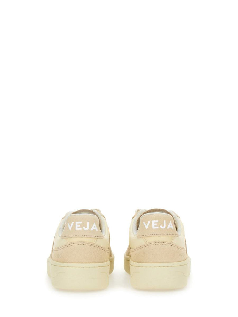 Veja Sneaker V-90