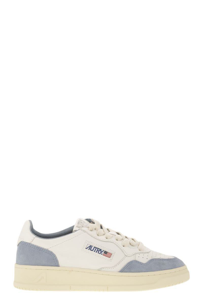 Autry Medalist Low - White Leather And Suede Sneakers In Powder