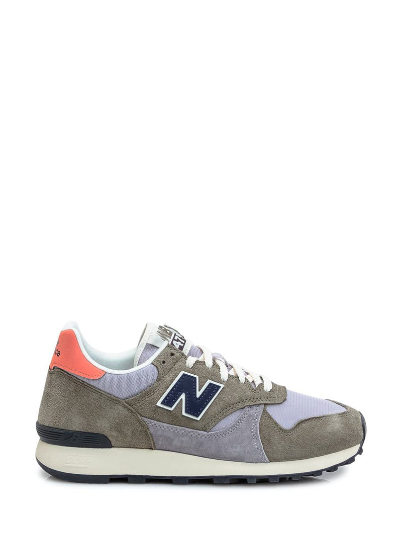 New Balance Sneaker