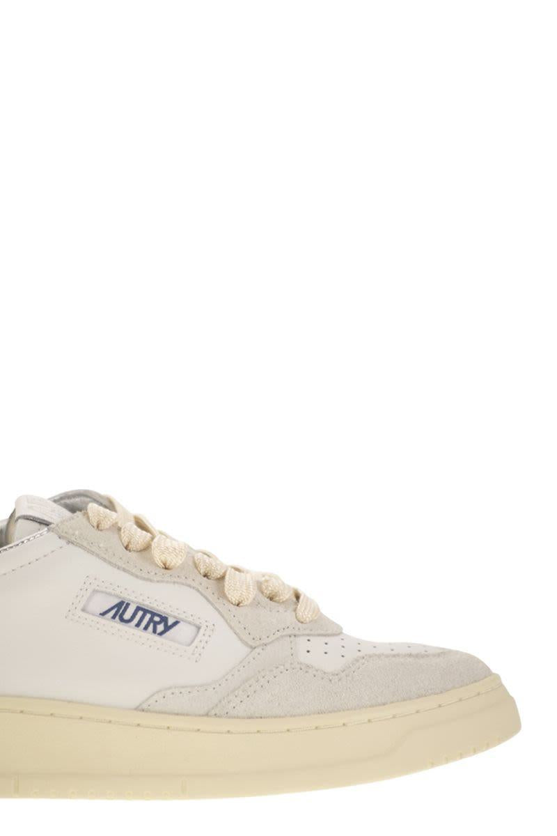 Autry Medalist Low - Sneakers With Two-Tone Glitter