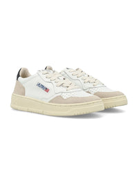 Autry Medalist Low Woman Sneakers