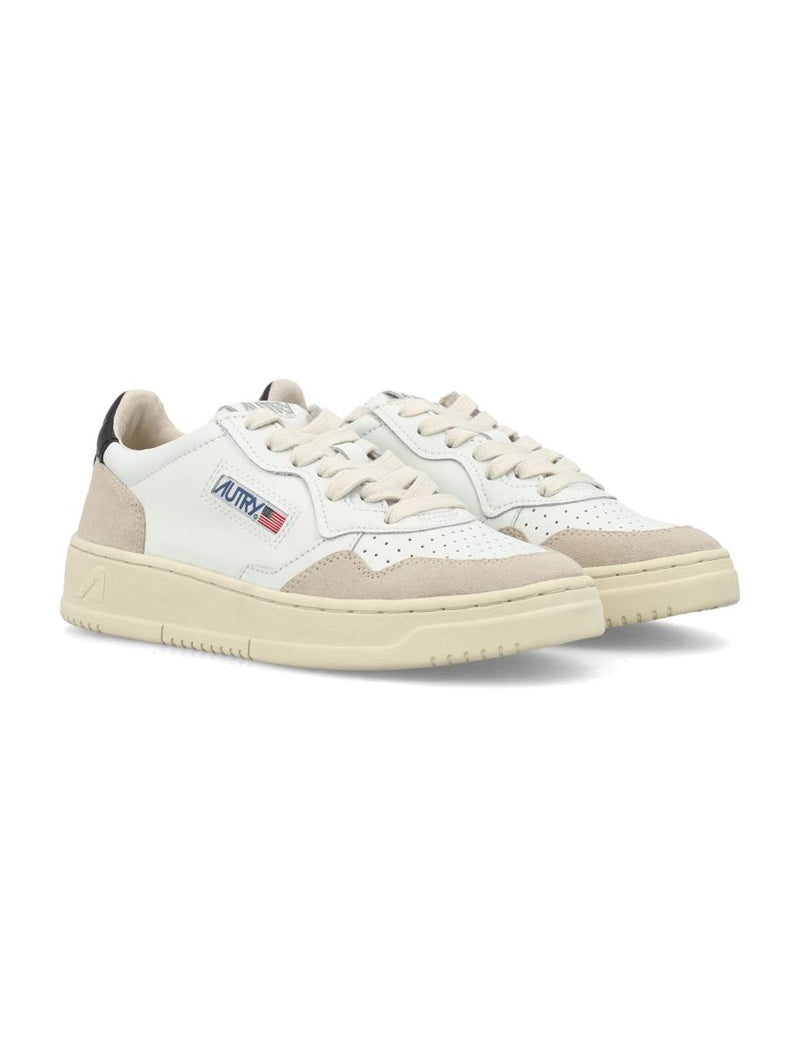 Autry Medalist Low Woman Sneakers
