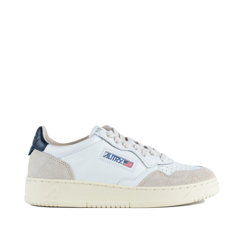 Autry Sneakers Medalist Low In Leather And Suede White And Blue Color.