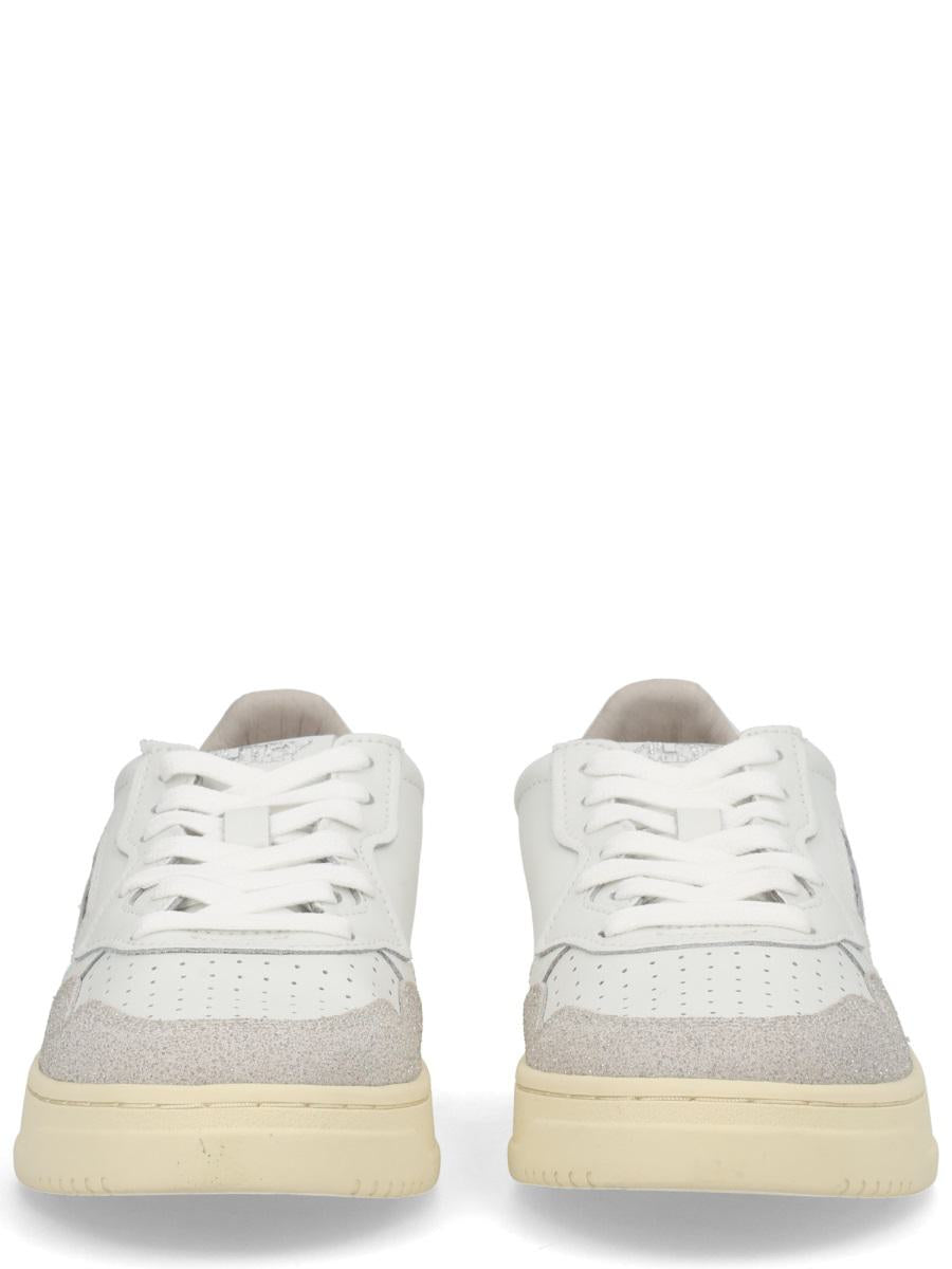 Autry "Medalist Low" Sneaker