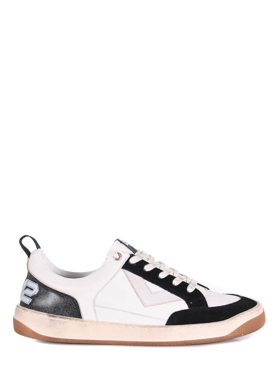 4B12  Sneakers