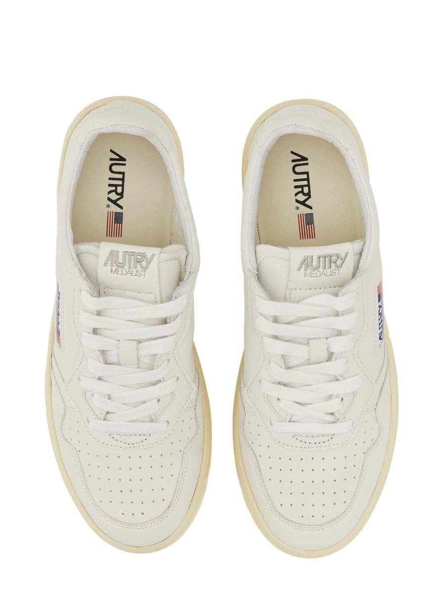 Autry "Medalist Low" Sneaker