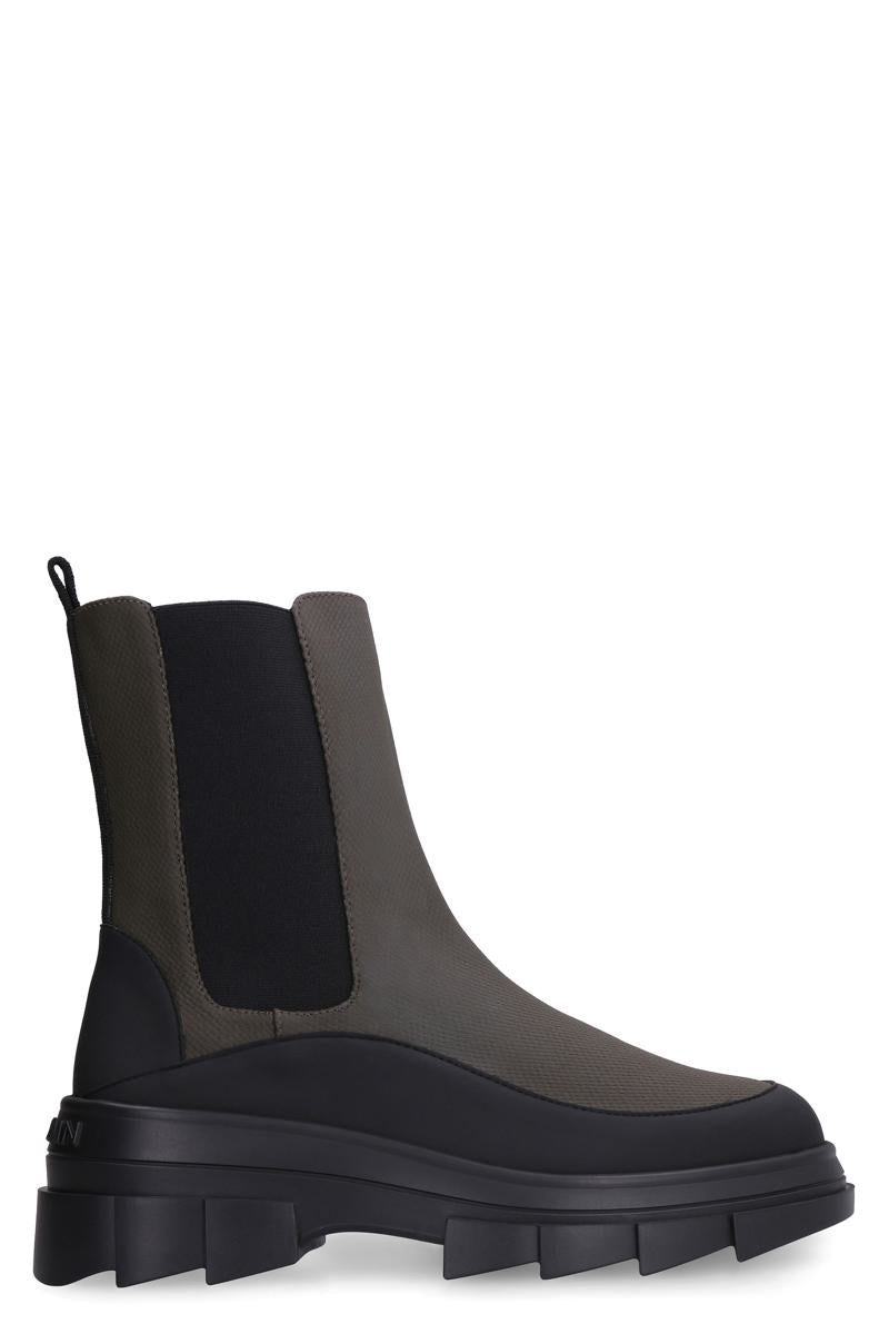 Stuart Weitzman Noho Chelsea Boots