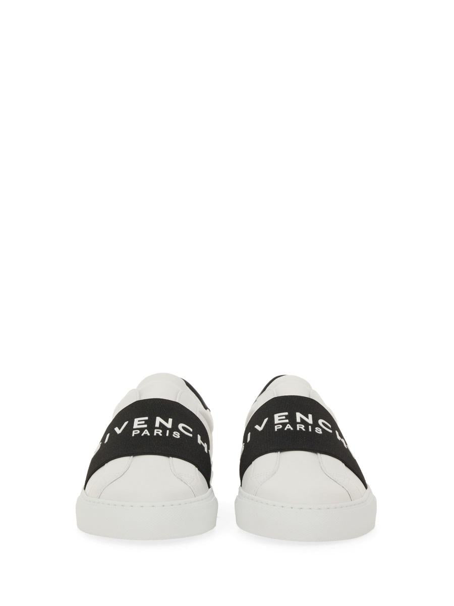 Givenchy "Urban Street" Sneaker