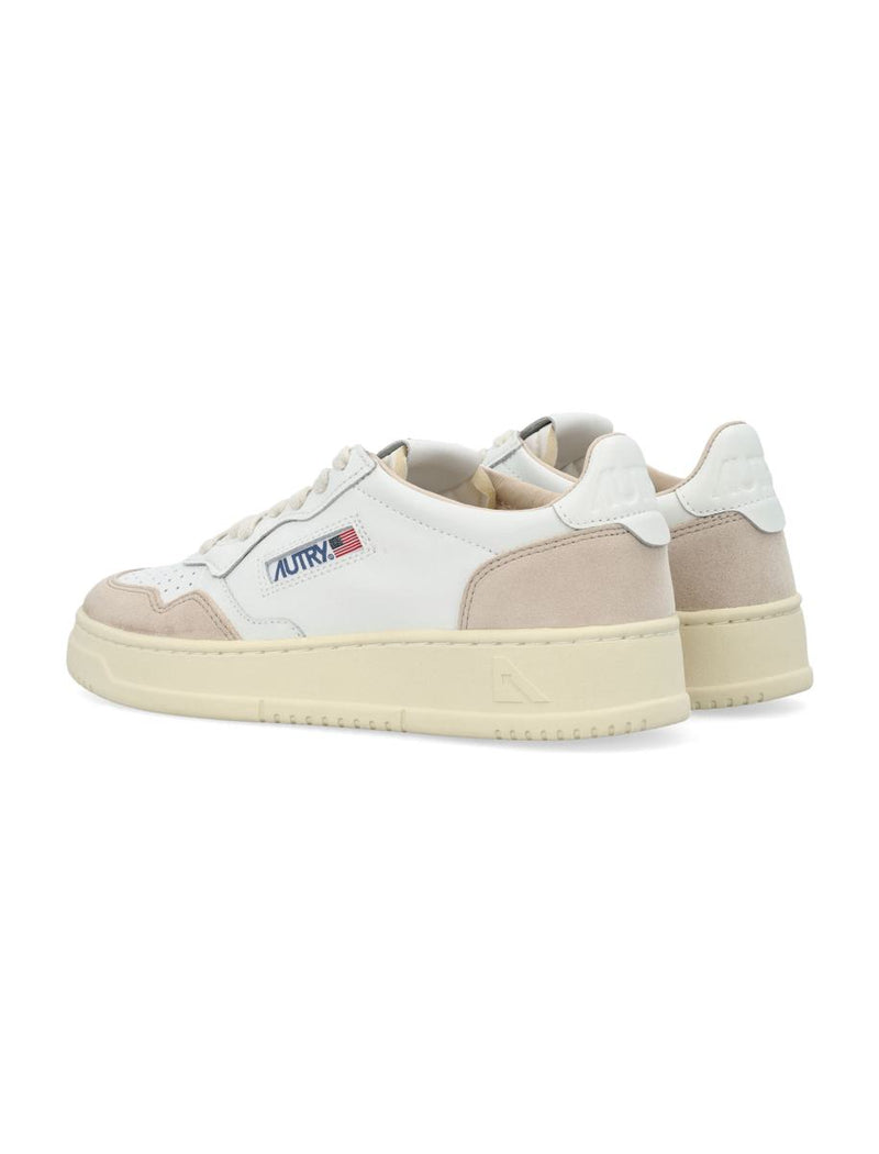 Autry Medalist Low Woman Sneakers