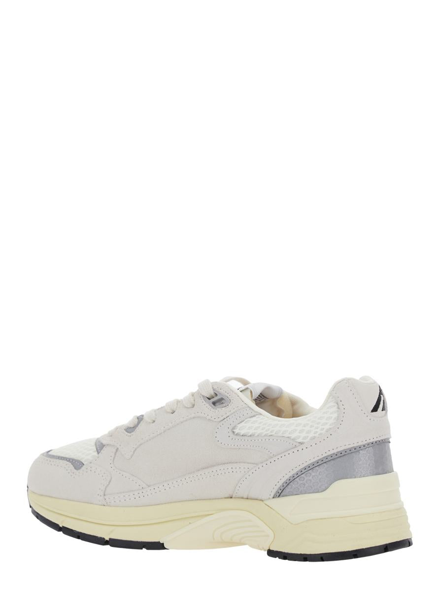 'Hyperway' White Low Top Sneakers With Logo Patch On Side And Tongue In Suede And Mesh Woman