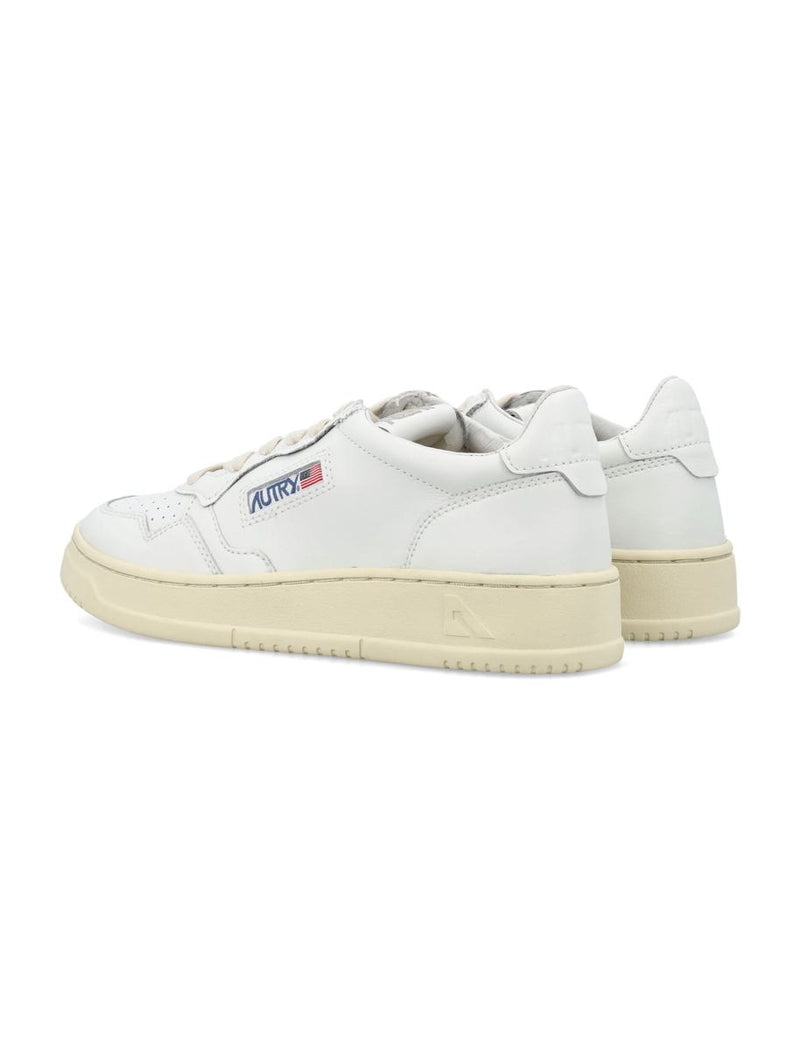 Autry Medalist Low Woman Sneakers
