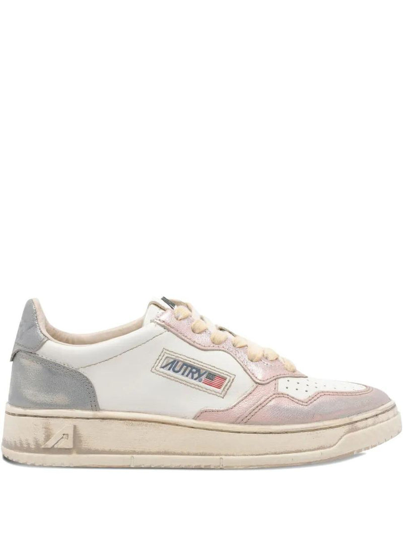 Autry Medalist Low Sneakers Super Vintage In White Rose And Blackboard Leather Shoes