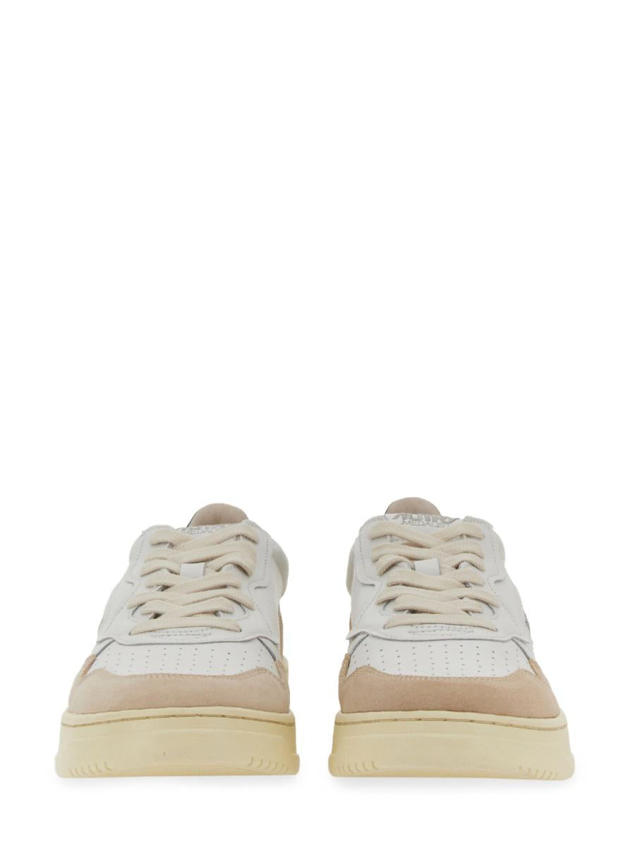 Autry "Medalist Low" Sneaker